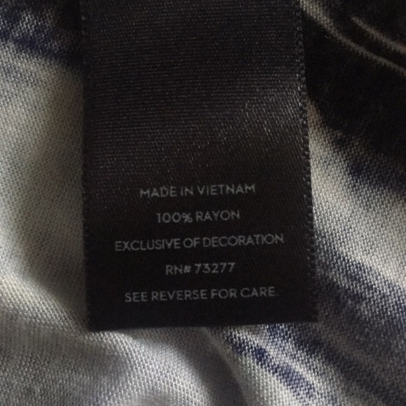 🍩Simply Vera Wang Top Sheer Hem - Picture 7 of 7